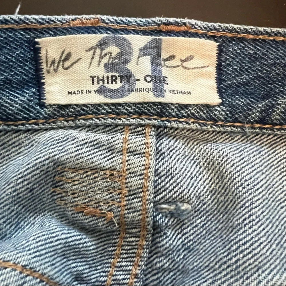 We The Free Denim Cut Off Distressed Shorts Size 31 - Picture 9 of 10